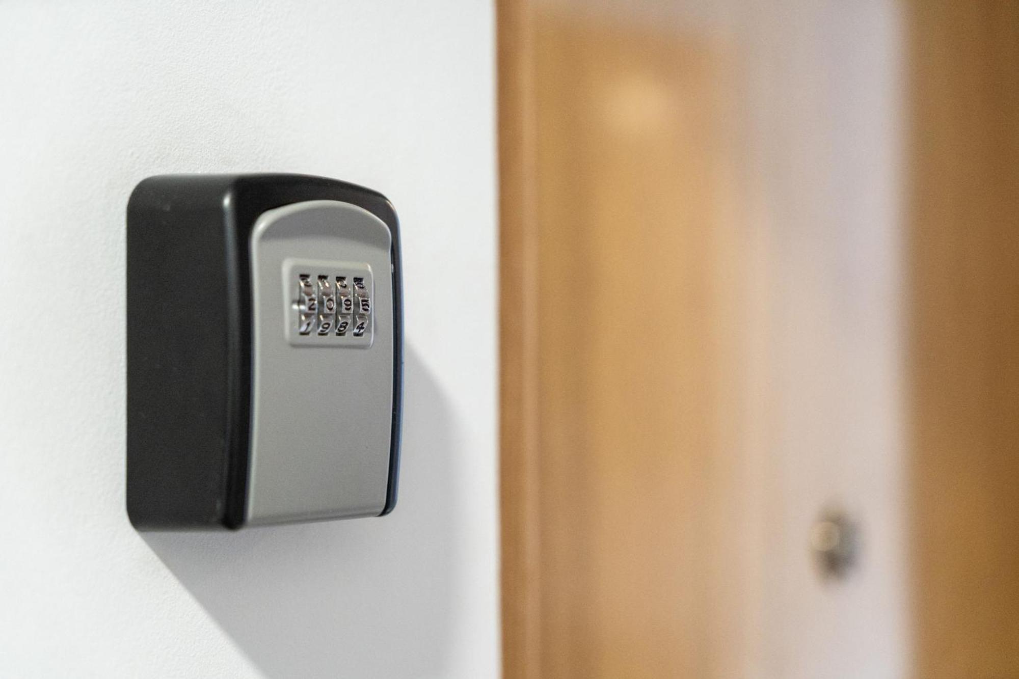 Madriver Apartamentos Reformados Con Parking Gratuito Kültér fotó