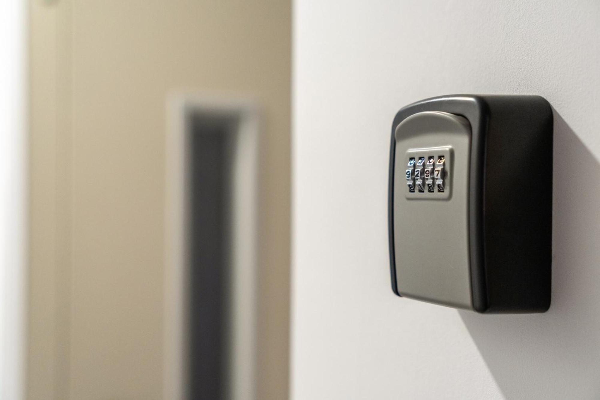 Madriver Apartamentos Reformados Con Parking Gratuito Kültér fotó